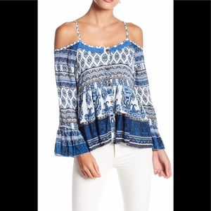 NWT HOST PICK RAGA Cold-Shoulder Top